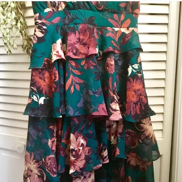 {ALI & JAY} Dark Green Tiered Ruffle Floral Dress - Picture 5 of 8